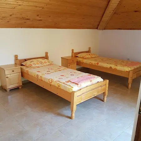 Tatjana דירה נסבר