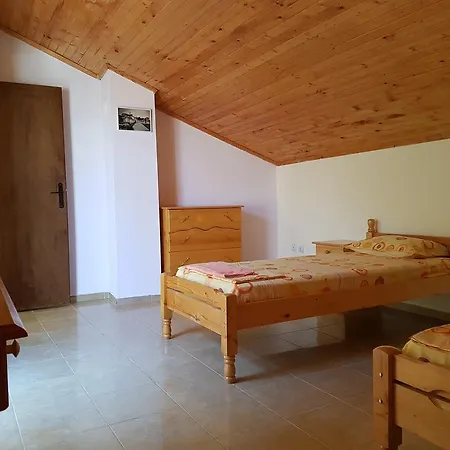 Tatjana דירה נסבר