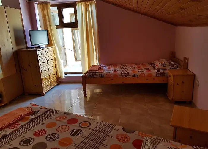 Tatjana * Νεσέμπαρ