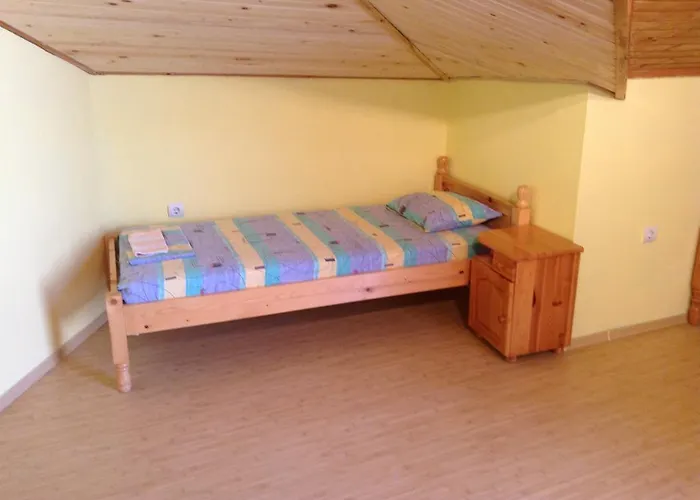 Tatjana * Νεσέμπαρ