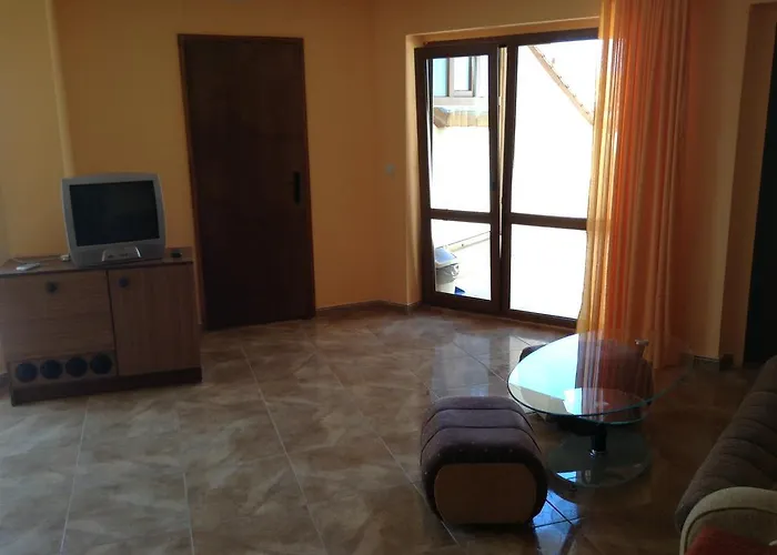 Tatjana * Νεσέμπαρ